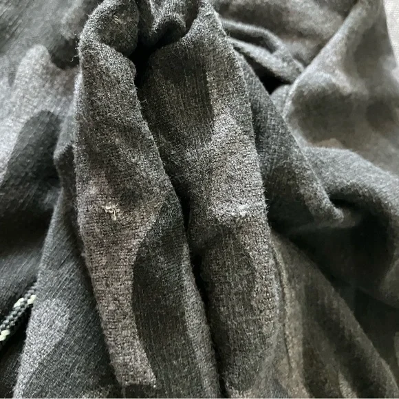 SUNDRY EVEREVE Grey Camo Mini Skirt Size 2 - Picture 11 of 11